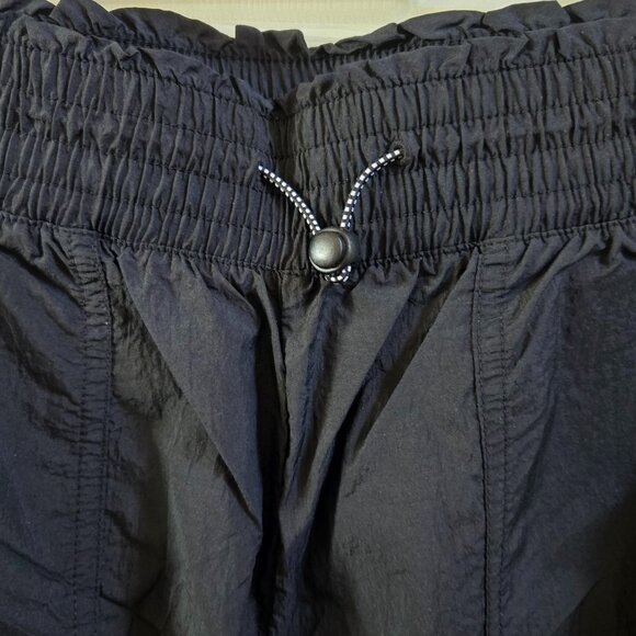 NWT Old Navy Black High-Waisted Parachute Cargo Jogger Ankle Pants Size Medium - Picture 7 of 15